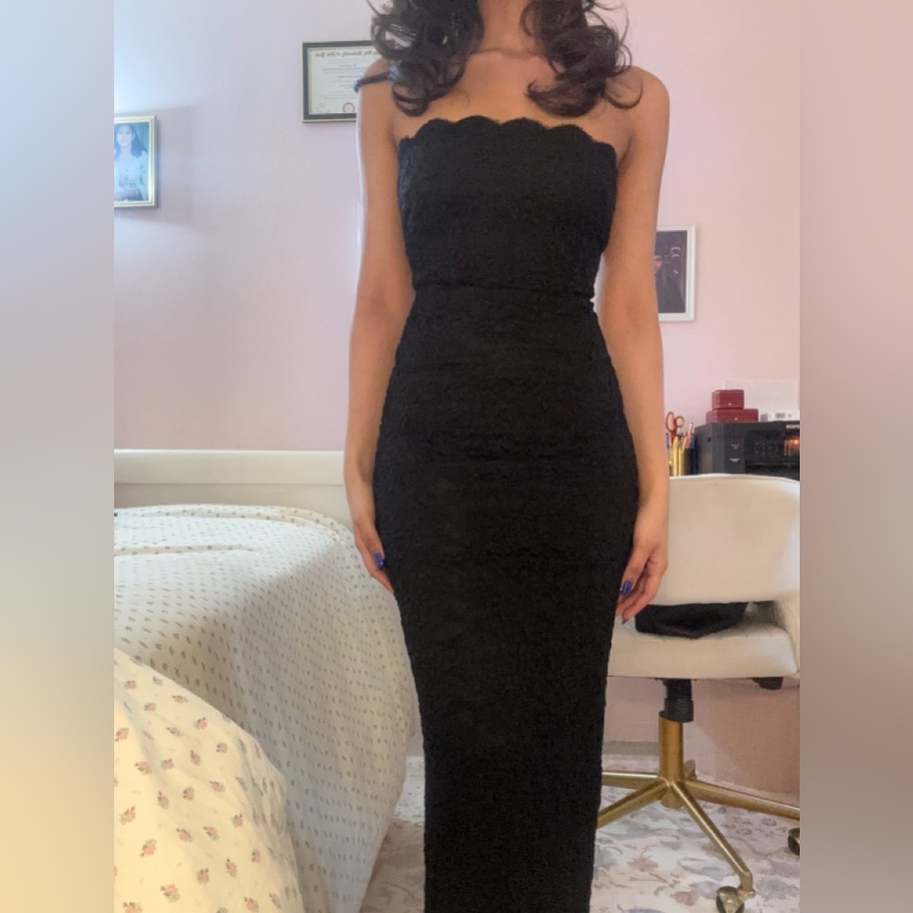 Date In Paris Strapless Lace Midi Dress